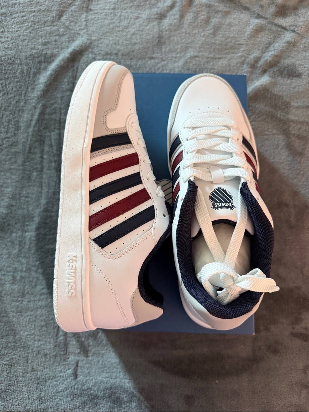 7.5M/ 9W K-Swiss Court Palisades White Sneakers with Red & Navy Stripes - Picture 2 of 6